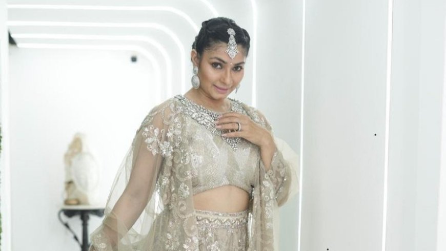 The Warmth of Tanishaa S Mukerji’s Glamour in the December chill