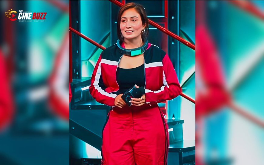 From Influencer to Champion: Shreya Kalra Lifts the Lock Upp 2 Trophy